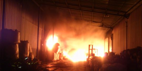 Pabrik styrofoam di Tangerang terbakar