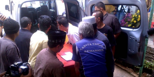 banyak teman pria rev4