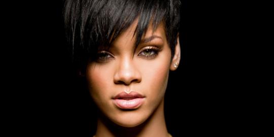 Gaya kasual Rihanna jadi acuan fashion dunia