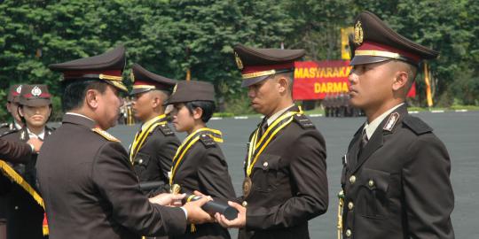 Dua anak Komjen Sutarman jadi perwira polisi