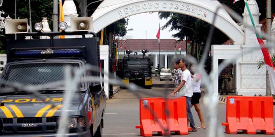 Suhu politik Banten memanas, 500 polisi siaga di kantor Atut