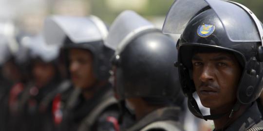 Bom bunuh diri di Sinai tewaskan tiga tentara dan seorang polisi