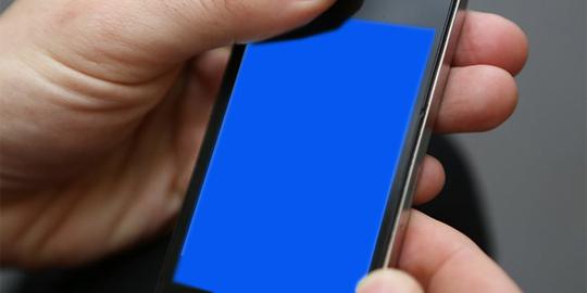 iPhone 5S menjadi biru dan restart sendiri
