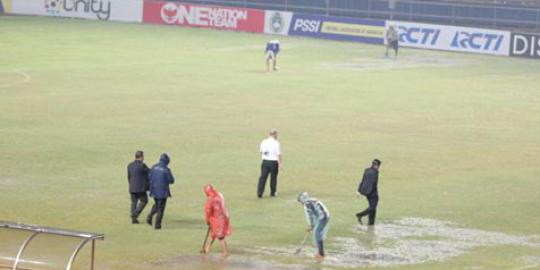 Indonesia menang, Roy Suryo soroti drainase GBK