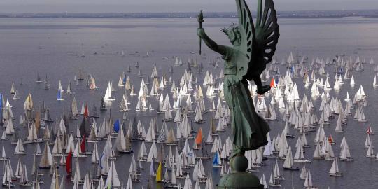 Ribuan kapal layar meriahkan perlombaan Barcolana di Trieste