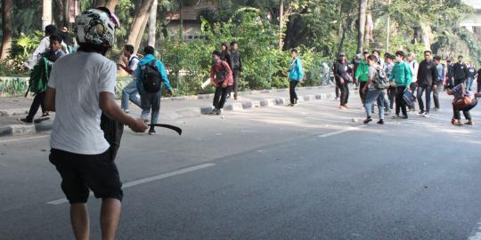Tawuran di depan asrama Polri, 14 siswa SMP digelandang polisi