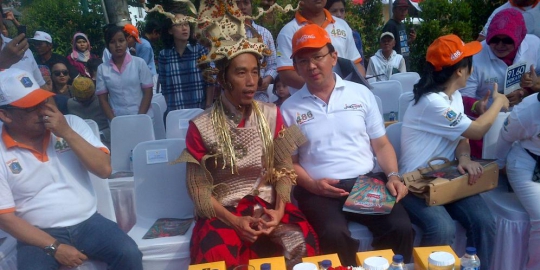 aneh hadiri jakarta karnaval rev2