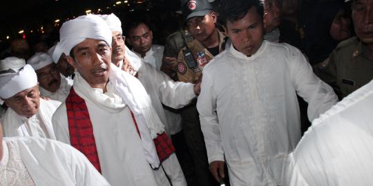 Usai salat Id, jemaah rebutan salaman dengan Jokowi