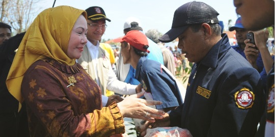 ratu atut jadi tersangka korupsi rev2