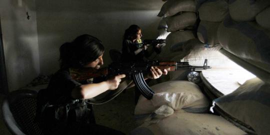 Kesiagaan tentara wanita Kurdi bantu perang pemberontak Suriah