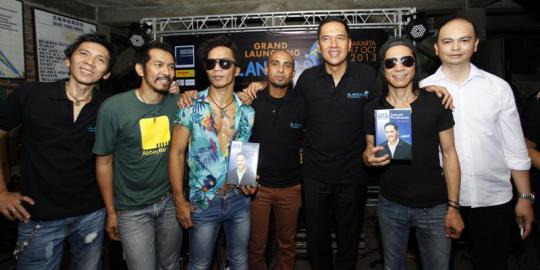 Gita Wirjawan 'nge-jam' bareng di markas Slank