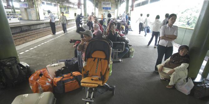 Tanah Abang masih macet, Dishub atur naik turun penumpang 