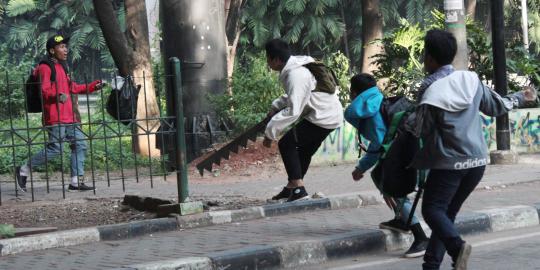 Ikut tawuran, pelajar SMK digiring warga ke polisi