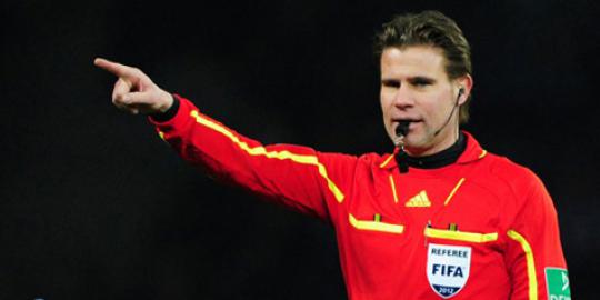 Wasit \'gol siluman\' pimpin laga Milan kontra Barca