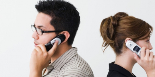 9 cara 'berlibur' tanpa meninggalkan meja kerja