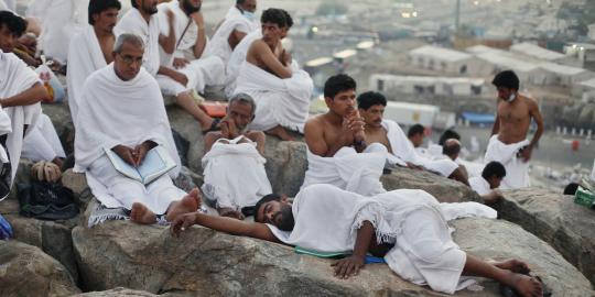 Tidak pulang bareng kloternya, Ngajiran hilang di Mekkah