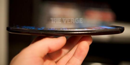 Smartphone layar fleksibel LG akhirnya menampakkan diri