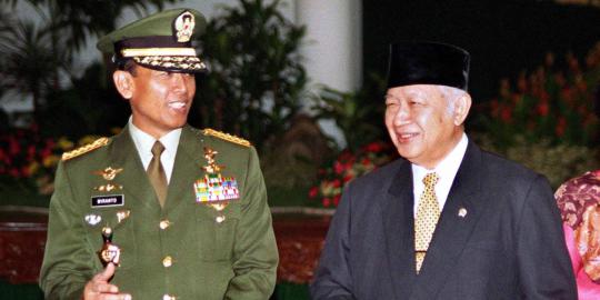 Kesaksian Wiranto soal aksi Prabowo pada 1998