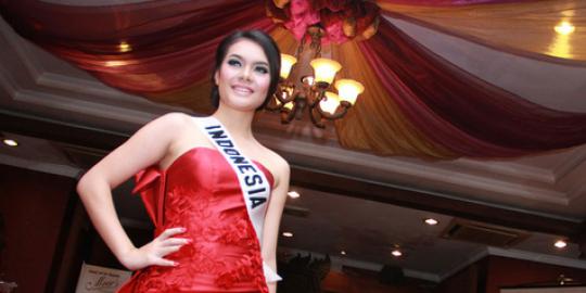 Novia Indriani kenakan pakaian khas di Miss Grand International