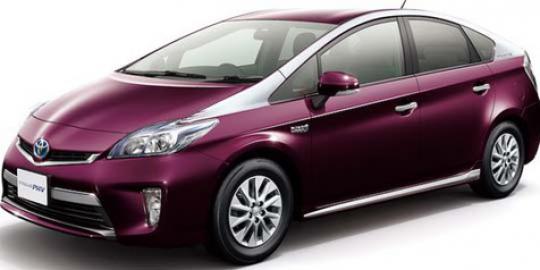 Upgrade \'Anyar\', Toyota Prius Hybrid 2014