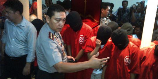 Polisi di Surabaya tangkap DJ dan penari bugil