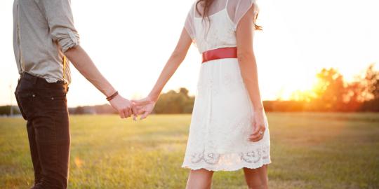 7 Alasan pria kepincut wanita yang lebih tua