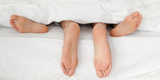 7 alasan pria kepincut wanita yang lebih tua