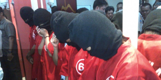 sedang bugil dan striptis rev3