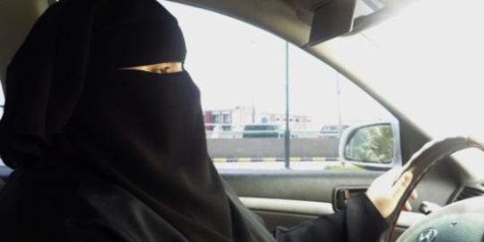 Perempuan Saudi didenda Rp 800 ribu karena mengemudi mobil