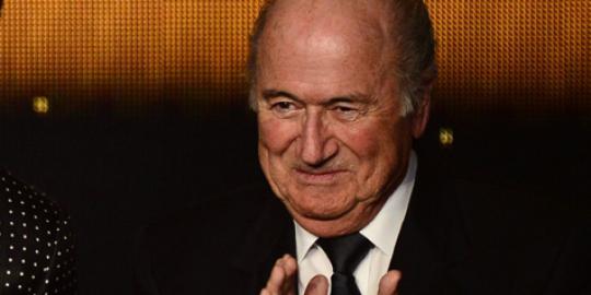 Blatter sarankan sanksi lebih keras untuk Tim Rasis