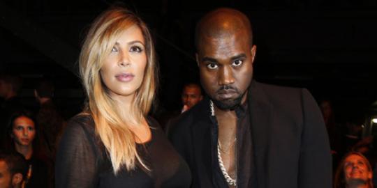 Gaya pacaran Kim Kardashian - Kanye West bikin publik \'panas\'