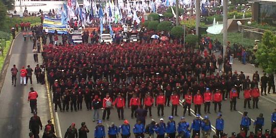 Tolak Inpres No 9 Tahun 2013, buruh Medan turun ke jalan