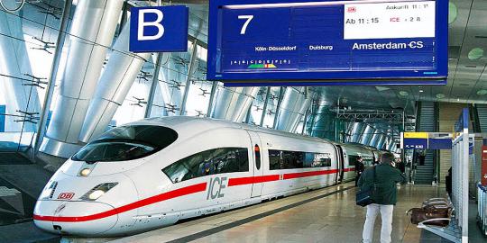 Bos KAI: Indonesia punya super kereta cepat 30 tahun lagi