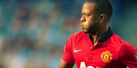 Evra: United wajib menangi satu trofi musim ini