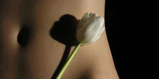 unggah foto bugil mantan di facebook rev1