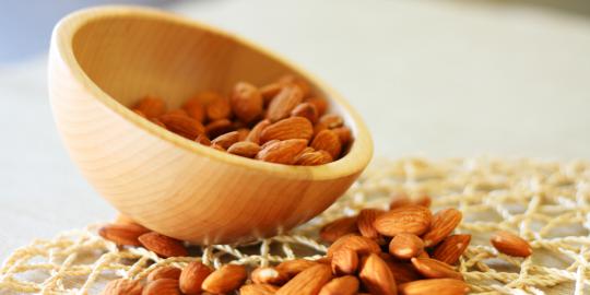 6 Manfaat kesehatan kacang almond