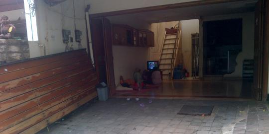 Rekaman video, wanita mengancam dan ngamuk di rumah Adiguna