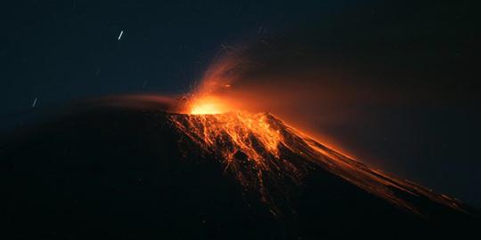 Dikelilingi gunung api, harusnya Indonesia tak kekurangan energi