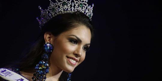 Marcela Ohio raih mahkota Miss International Queen 2013