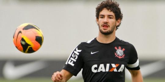 Pato dipersilahkan Corintihians hijrah ke Premier League