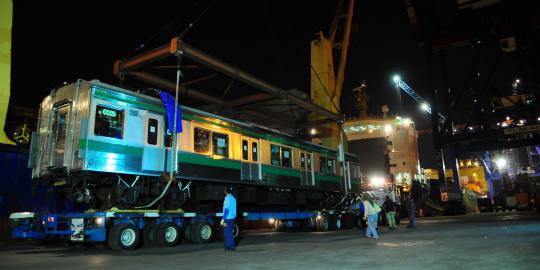 30 KRL bekas asal Jepang tiba di Pelabuhan Tanjung Priok