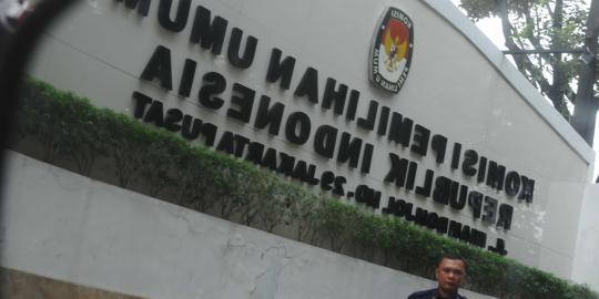 Di tengah hujan protes, KPU tetapkan 186 juta pemilih