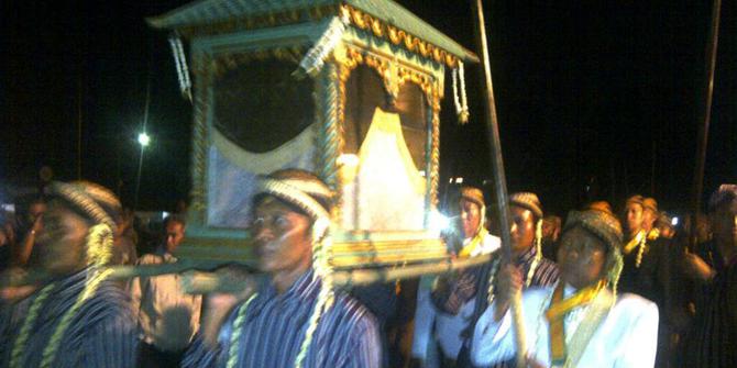 Image Gallery malam 1 suro