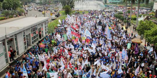 Buruh anggap janji SBY akhiri rezim upah murah angin lalu