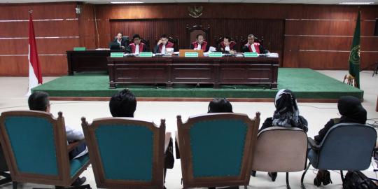 Diduga lakukan pelanggaran, tiga hakim disidang MKH