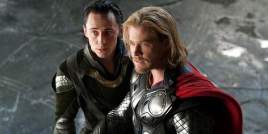 Di cina, poster \'thor 2\' tampilkan kemesraan thor dan loki