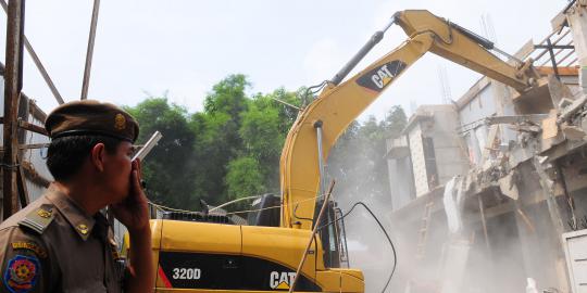 Berizinkan rumah, bangunan ruko di Pondok Kelapa dibongkar