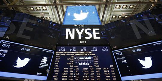 Lebih populer, Facebook kalah dari Twitter di awal IPO