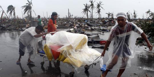 Topan Haiyan dekati Vietnam, 600 ribu orang dievakuasi