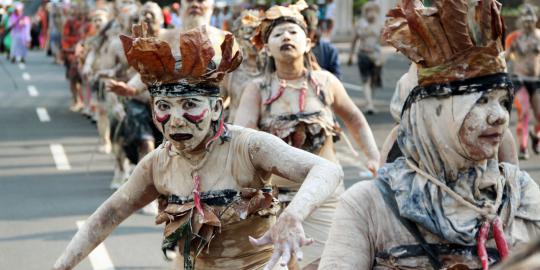 Kemeriahan Kirab Budaya Rakyat rayakan Hari Pahlawan